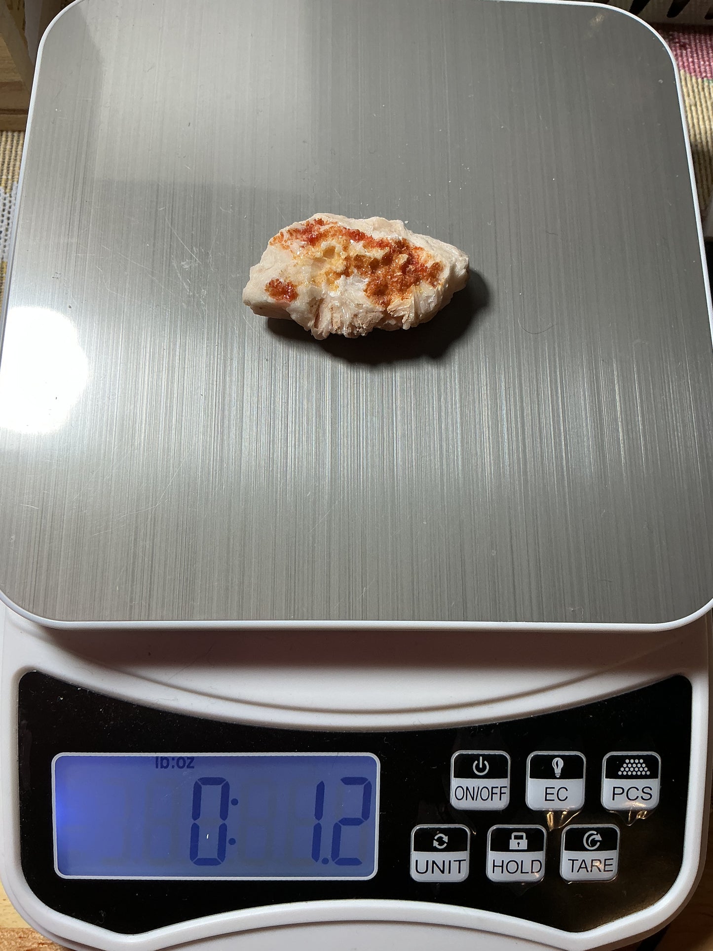 Vanadinite on Barite